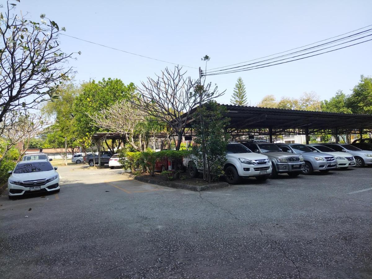 Supanich Condo Opposite The Train Station Chiangmai Chiang Mai Exterior photo